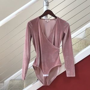 Madewell blush mauve velvet bodysuit Like New
